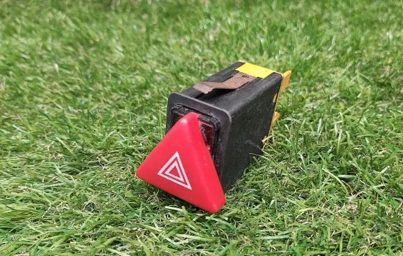 Skoda Octavia Mk1 (1U) Hazard light switch 1U0953235B