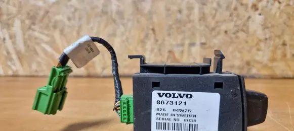 Volvo V50 GPS navigation control unit/module 8673121
