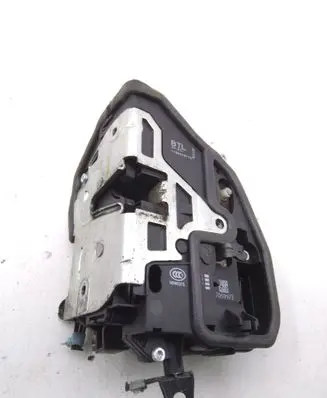BMW 1 E82 E88 Front door lock 