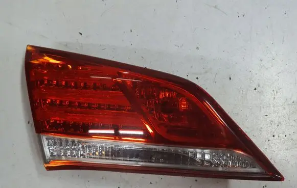 Tailgate rear/tail lights