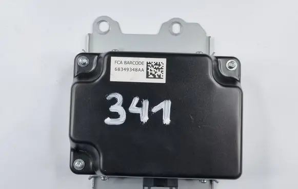 Jeep Grand Cherokee WL Voltage converter inverter 68349348AA P68349348AA