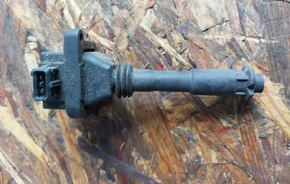 Fiat Bravo - Brava High voltage ignition coil 0221504006