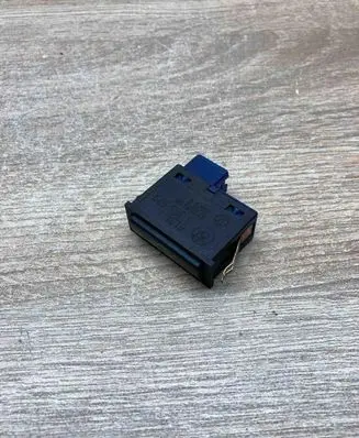 BMW X5 E53 Tailgate opening switch 8365579