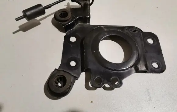 Land Rover Evoque I Engine mounting bracket GJ32R6K034