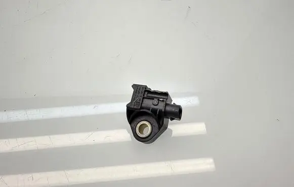 BMW iX Airbag deployment crash/impact sensor 5A2D76901 A3C0646000000 15136