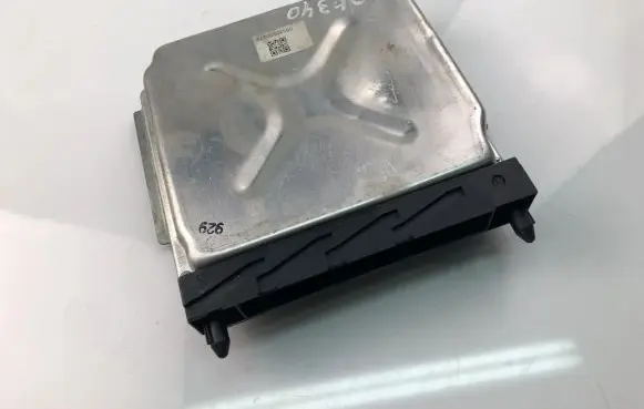 Volvo V70 Engine control unit/module ECU 08692554A