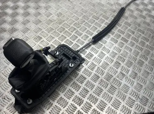 Volkswagen Touran I Gear shifter/selector 1T1713025J 106HW0054 1T0713061