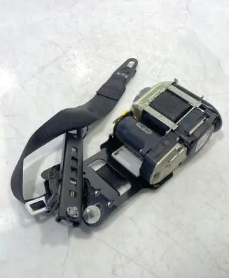 Mercedes-Benz C W205 Front seatbelt 630146300 0589P1000250