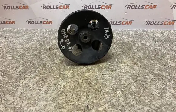 Opel Omega B1 Power steering pump 26025012 20644 90409232
