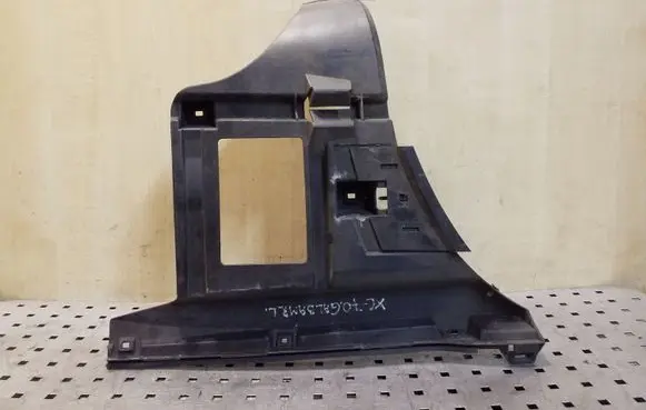 Rear bumper mounting bracket