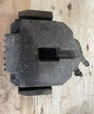 BMW 5 E60 E61 Front brake caliper 6024