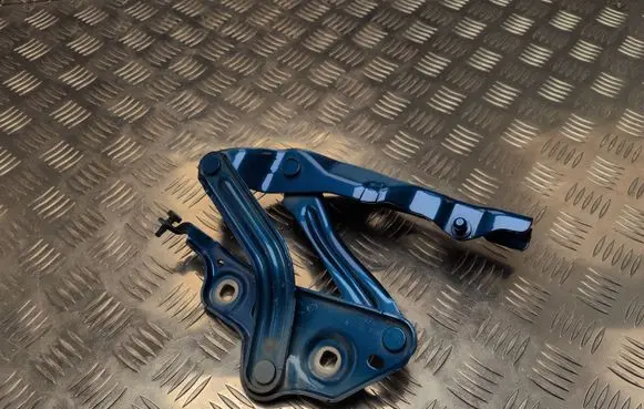 Skoda Octavia Mk4 Engine bonnet/hood hinges 5E3823302 4823RE