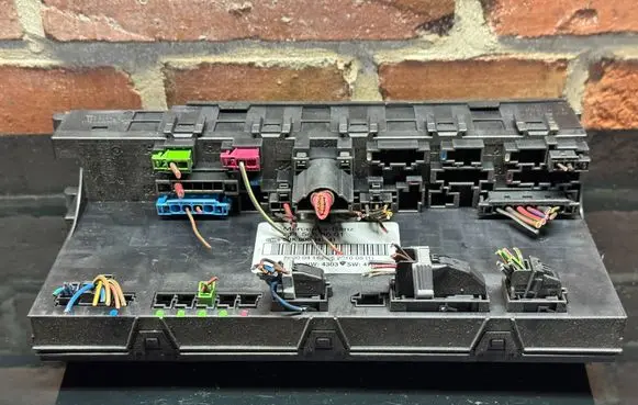 Mercedes-Benz E W211 SAM control unit 2115453601 5DK00804741