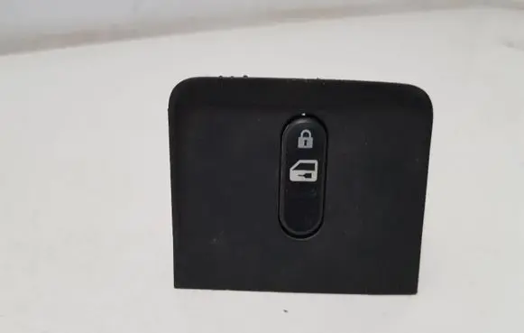 Nissan Primera Central locking switch button 