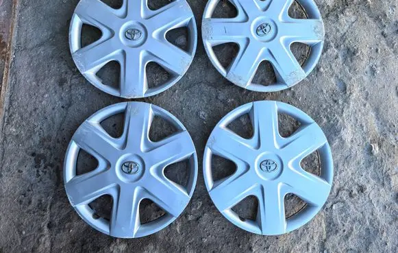 Toyota Aygo AB10 R14 wheel hub/cap/trim 426020H040