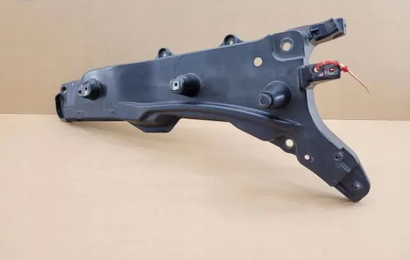 Volvo XC90 Fender mounting bracket 074H108031391777