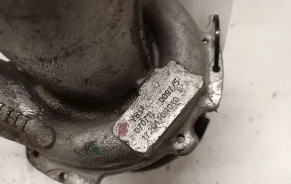 Toyota Corolla Verso AR10 Turbo 0707110097 172010R010 VB14