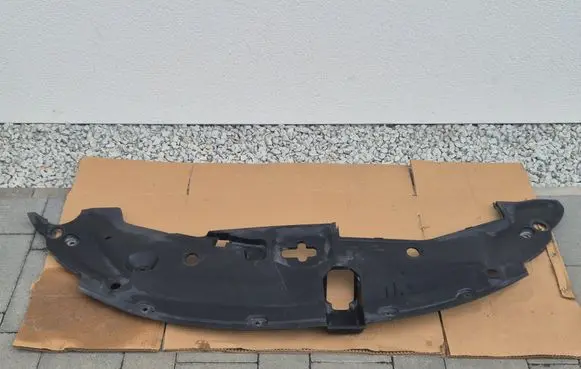 Toyota Avensis T270 Radiator trim 5328905010