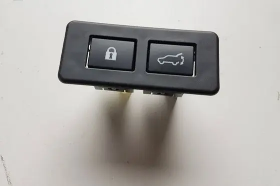 Subaru Forester SK Tailgate/trunk/boot open switch 22Z15MN