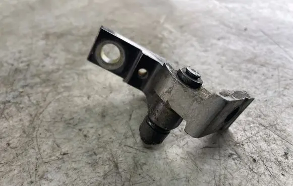 Volkswagen PASSAT B5.5 Rear door upper hinge