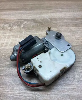 Volkswagen PASSAT B4 Sunroof motor/actuator 722686715 0130821812