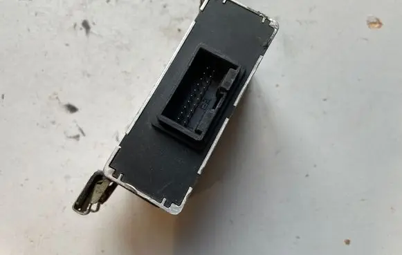 Audi A6 S6 C5 4B Alarm control unit/module 4A0951173
