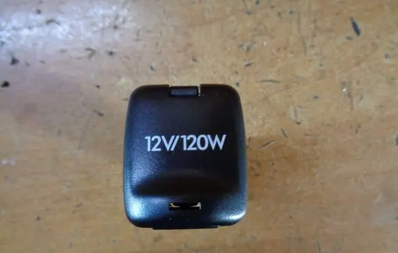 Subaru Legacy 12 V Socket (front) 