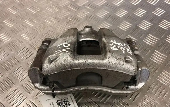 Honda CR-V Front brake caliper