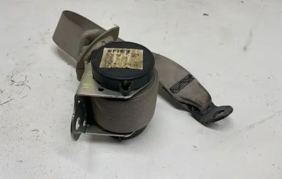 Citroen C-Crosser Rear seatbelt 609213900 211700000