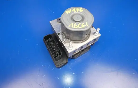 Mercedes-Benz A W176 ABS Pump A0004312000