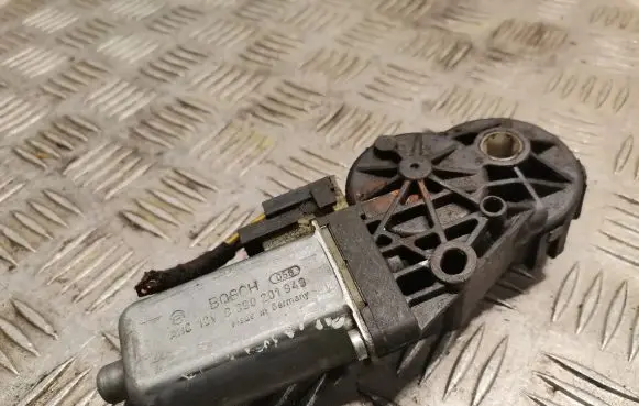 Porsche Cayenne (9PA) Seat adjustment motor 0390201949