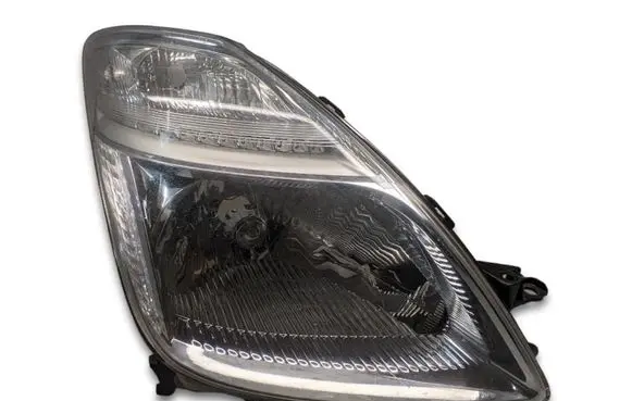 Toyota Prius (NHW20) Headlight/headlamp 8117047160