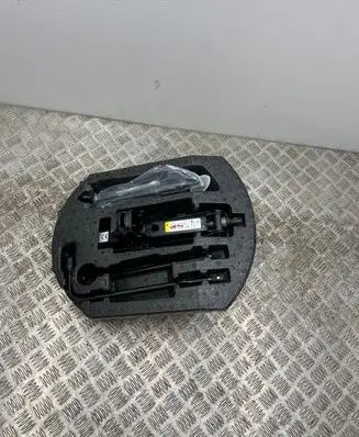 Jeep Grand Cherokee Tool box 68284639AB