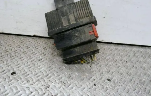 Citroen C3 Fuel injection pump control unit/module 240107
