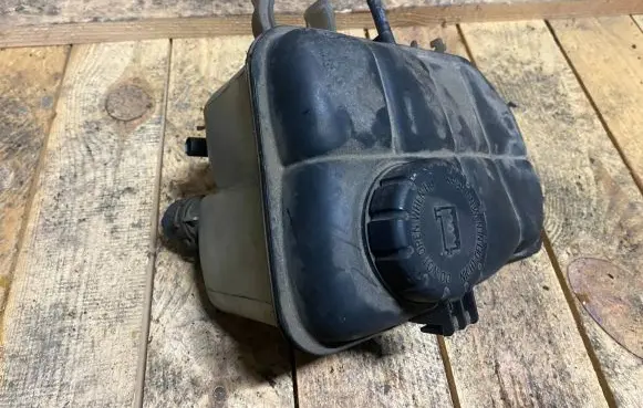 Mercedes-Benz C W203 Coolant expansion tank/reservoir A2035000049 2035000049