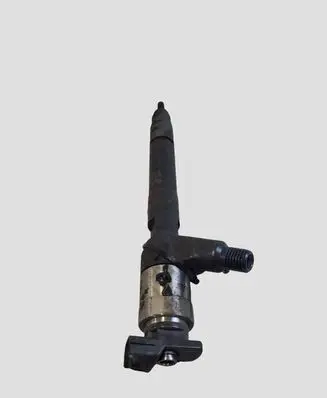Opel Astra J Fuel injector 55570012