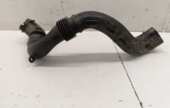 Dacia Duster II Air intake duct part 165556763R