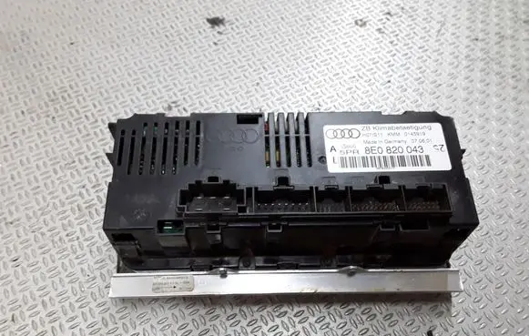 Audi A4 S4 B6 8E 8H Climate control unit 8E0820043