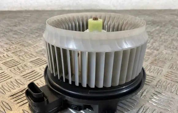 Lexus CT 200H Heater fan/blower 5190 06R17