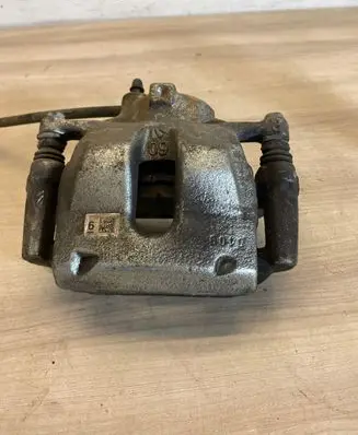 Toyota C-HR I Front brake caliper