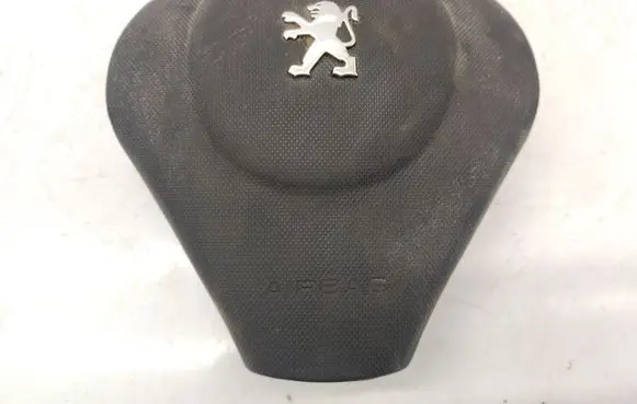 Steering wheel airbag