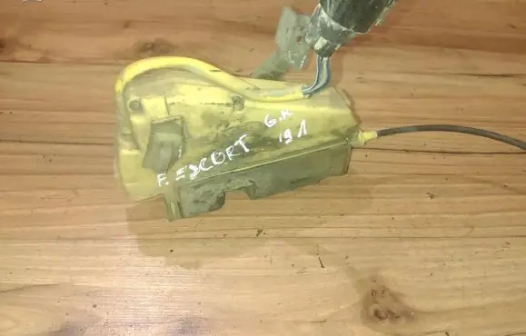 Ford Escort Rear door lock 463.591