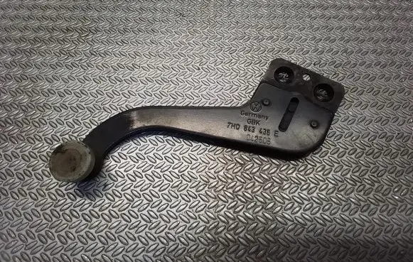 Volkswagen Transporter - Caravelle T5 Sliding door upper roller guide/hinge 7H0843436E