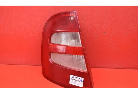 Skoda Fabia Mk1 (6Y) Rear/tail lights 0000