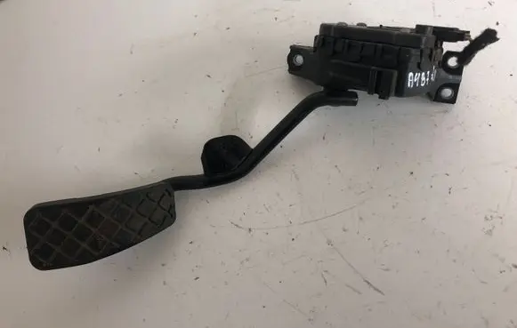 Audi A4 S4 B7 8E 8H Accelerator throttle pedal 8E2721523J