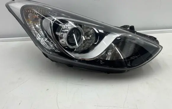 Hyundai i30 Headlight/headlamp 92102A6060