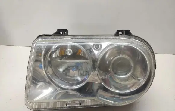 Chrysler 300 - 300C Headlight/headlamp 04806167AE 73010137N 89032133