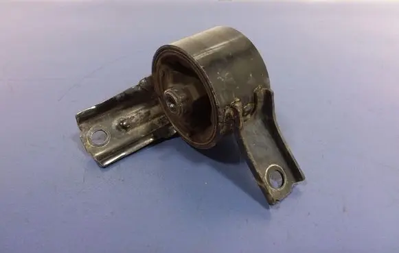 Mitsubishi Lancer VIII Engine mount vacuum valve MN184056