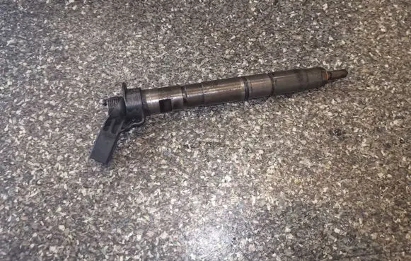 Audi A6 S6 C6 4F Fuel injector 059130277AH