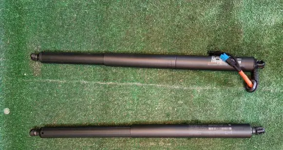 BMW X1 F48 F49 Tailgate/trunk strut/damper 7481807